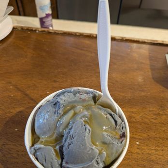 Creole Creamery - Lestat's Kiss with butterscotch (seasonal ice cream flavor, 2025) - Ice Cream & Frozen Yogurt Near Me - New Orleans, Louisiana Creole Creamery - Lestat's Kiss with butterscotch (seasonal ice cream flavor, 2025) - Ice Cream & Frozen Yogurt Near Me - New Orleans, Louisiana