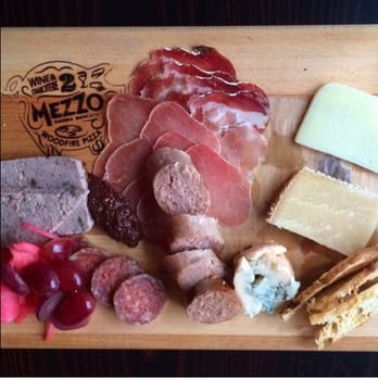 Sienna Mercato - Butcher board with cheese - Italian Near Me - Pittsburgh, Pennsylvania Sienna Mercato - Butcher board with cheese - Italian Near Me - Pittsburgh, Pennsylvania