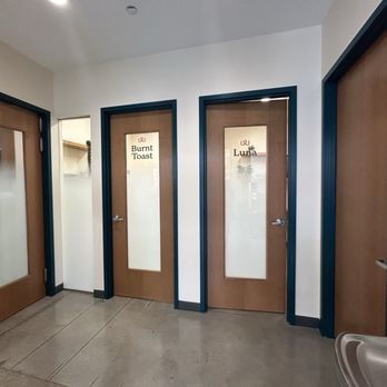 Sploot Veterinary Care - Logan Square - Veterinarians Near Me - Chicago, Illinois Sploot Veterinary Care - Logan Square - Veterinarians Near Me - Chicago, Illinois