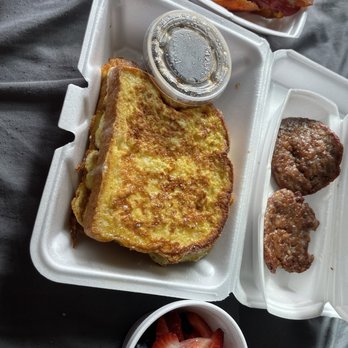 Valentino’s Diner - sausage and bacon. Very Berry French Toast - American Near Me - Pontiac, Michigan Valentino’s Diner - sausage and bacon. Very Berry French Toast - American Near Me - Pontiac, Michigan
