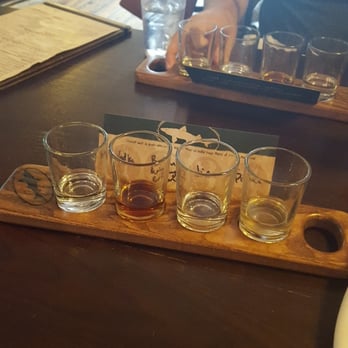 Dogfish Head Brewings & Eats - Dogfish makes gin - American Near Me - Rehoboth Beach, Delaware