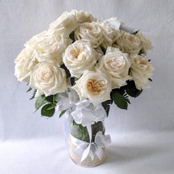 Joey-Lynn's Flowers - Dozen Vanilla Garden Roses Beautiful Bouquet