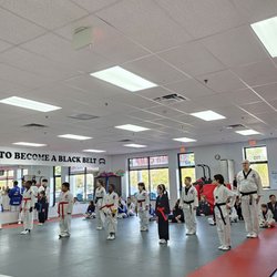 JUN LEE Taekwondo