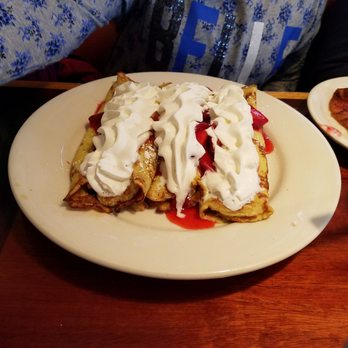 Maple N Jams Cafe - Strawberry crepes - American Near Me - Burbank, Illinois