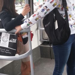 Línea 59 - Las Vuitton falsas y el transporte público. Eterno romance.
