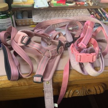 Goodwill Outlet - 3 sets of barely used dog leashes. - Thrift Stores Near Me - Englewood, Colorado Goodwill Outlet - 3 sets of barely used dog leashes. - Thrift Stores Near Me - Englewood, Colorado