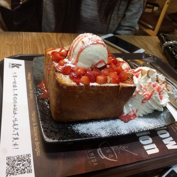 Sulmida Dessert Cafe - Strawberry lavabread - Desserts Near Me - Burnaby, British Columbia