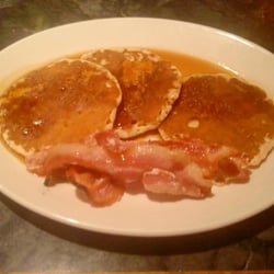 Frankie & Benny's - Pancakes + bacon + maple syrup = wrong on so many levels but absolutly delicious