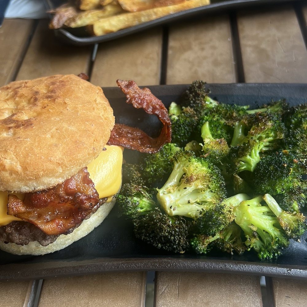 317 Burger(GF Bun) & Charred Broccoli 317 Burger(GF Bun) & Charred Broccoli