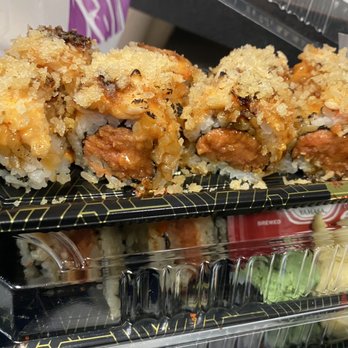 Wasabiko  - Va Shrimp roll. The spicy tuna inside had too much spice. It wasn't even that hot, but the taste of pepper spice was bitter - Poke Near Me - Manassas, Virginia