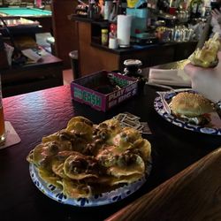 Hilltop Tavern - Nachos