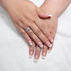 Uptown Nails - Pink and white set "Classic is timeless fashion"