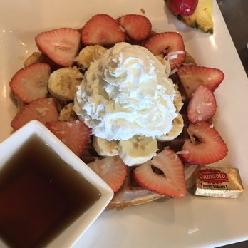 Moena Café - Fruity waffle-oh yes! - Cafes Near Me - Honolulu, Hawaii Moena Café - Fruity waffle-oh yes! - Cafes Near Me - Honolulu, Hawaii