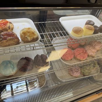 Beard Papa’s - Yums - Bakeries Near Me - Clovis, California