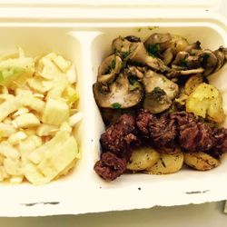 Le Camion Rouge - Pommes de terre / brochette bœuf / champignons / salade endives/pommes