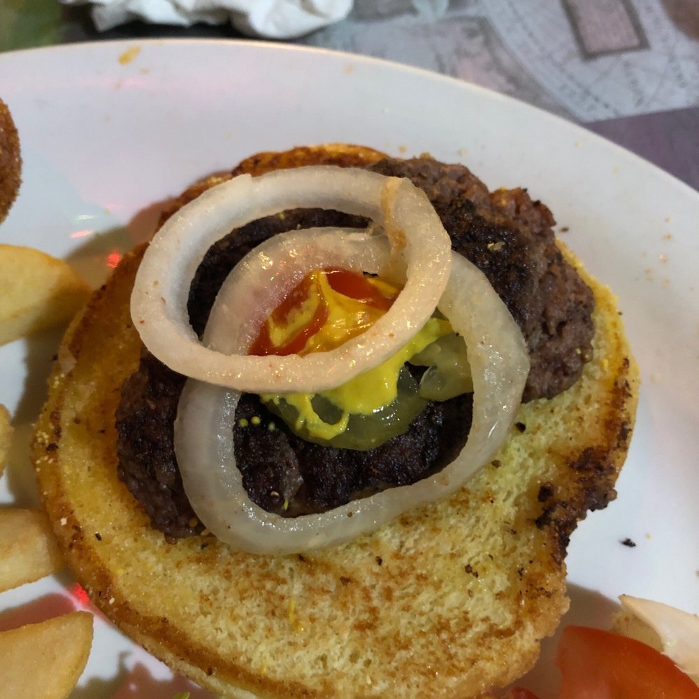 Luxury Diner - The 1/2 pound burger!?!?!? - Diners Near Me - Cheyenne, Wyoming Luxury Diner - The 1/2 pound burger!?!?!? - Diners Near Me - Cheyenne, Wyoming