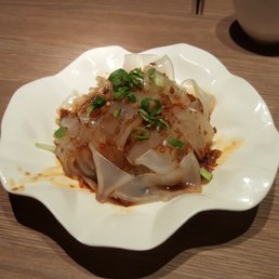 Chilled rice noodle szechuan style