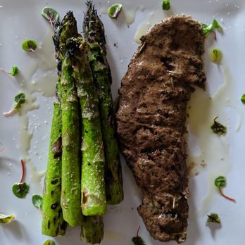 Café 36 - Strip steak with asparagus - New American Near Me - Kalamazoo, Michigan Café 36 - Strip steak with asparagus - New American Near Me - Kalamazoo, Michigan