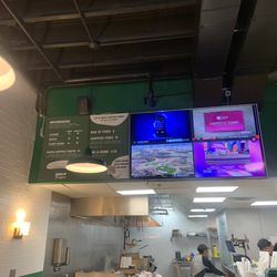 Double Up Burger - Inside
