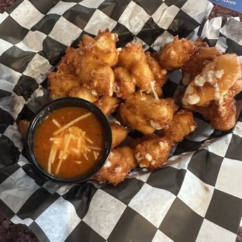 The Bulldog Lowertown - Ellsworth Cheese Curds - Bars Near Me - St Paul, Minnesota