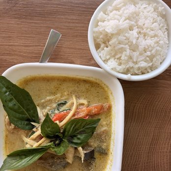Thai Arun Cafe - Green Curry with Chicken - Thai Near Me - Denver, Colorado