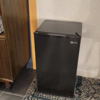 Four Points by Sheraton Elkhart - Randomly placed refrigerator - Hotels Near Me - Elkhart, Indiana