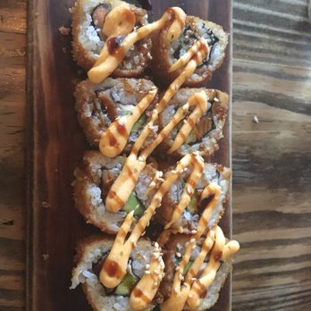 Pubbelly Sushi Brickell - Crispy salmon roll - Sushi Bars Near Me - Miami, Florida