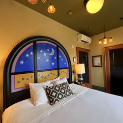 McMenamins Elks Temple - King Balcony Room
