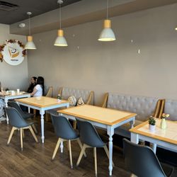 Yiko Yiko - Inside seating