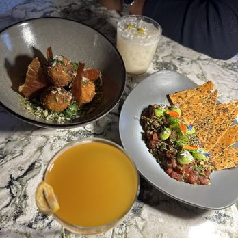 Selvin’s Restaurant & Lounge - Apps and drinks - New American Near Me - Thousand Oaks, California