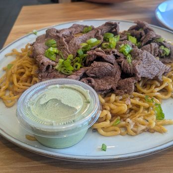 Anvi's Cafe - Garlic Noodles w/Beef and cream sauce - Vietnamese Near Me - Costa Mesa, California