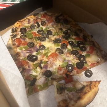 Pizza On Bus - Veggie - Food Trucks Near Me - Los Angeles, California Pizza On Bus - Veggie - Food Trucks Near Me - Los Angeles, California