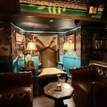 9 Feet Under - Lounges Near Me - Hialeah, Florida