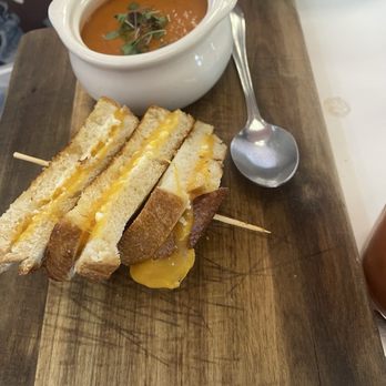 Plated Dreams - Grilled cheese and tomato soup - Cafes Near Me - Woods Cross, Utah Plated Dreams - Grilled cheese and tomato soup - Cafes Near Me - Woods Cross, Utah