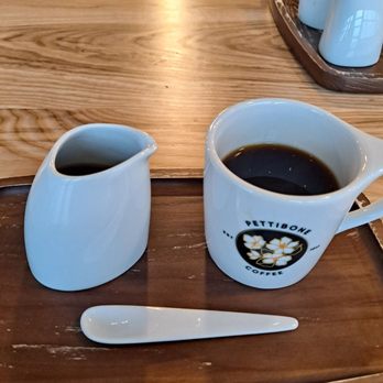 Pettibone Coffee - Pour over presentation on point. - Coffee Roasteries Near Me - Dayton, Ohio