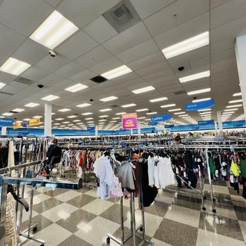Ross Dress for Less - Interior - Women's Clothing Near Me - Youngstown, Ohio