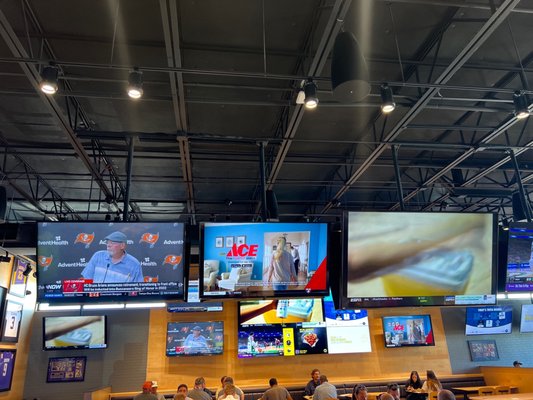 Buffalo Wild Wings by null