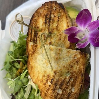 Island Vintage Coffee - Pesto chicken sandwich - Coffee & Tea Near Me - Lahaina, Hawaii Island Vintage Coffee - Pesto chicken sandwich - Coffee & Tea Near Me - Lahaina, Hawaii
