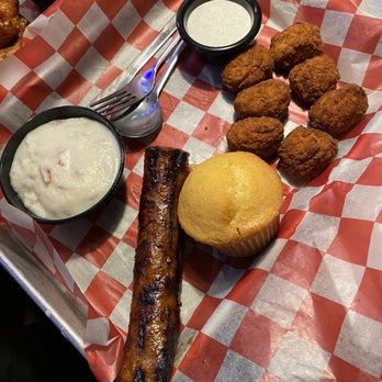 Famous Dave's - Boneless wings, hot link, Garlic Red-Skinned Mashed Potatoes QT - Barbeque Near Me - Hayward, California Famous Dave's - Boneless wings, hot link, Garlic Red-Skinned Mashed Potatoes QT - Barbeque Near Me - Hayward, California