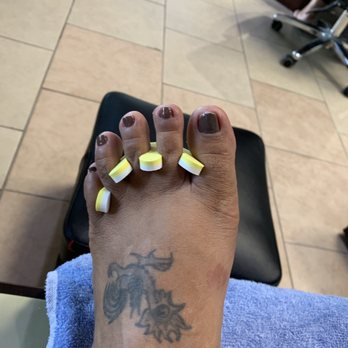 Waipio Nails - Nail Salons Near Me - Waipahu, Hawaii