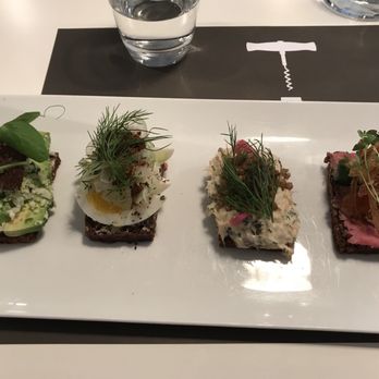 Aamanns Deli - Tasting (left to right: avocado, egg, salmon, beef) - Open Sandwiches Near Me - Copenhagen, 84