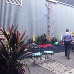 The Twig & Berry - Cute courtyard