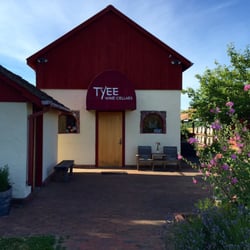 Tyee Wine Cellars - Outside of the tasting room