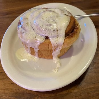 Miley's Café - Tasty cinnamon roll!! - Diners Near Me - Sedona, Arizona