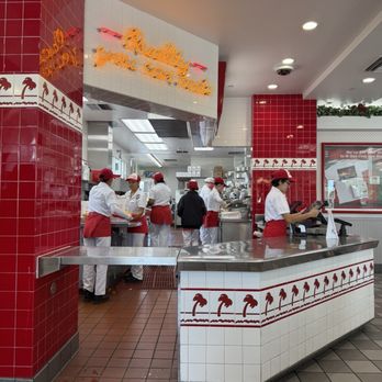 In-N-Out Burger - Forever busy because it's so delicious!! - Burgers Near Me - Tustin, California In-N-Out Burger - Forever busy because it's so delicious!! - Burgers Near Me - Tustin, California