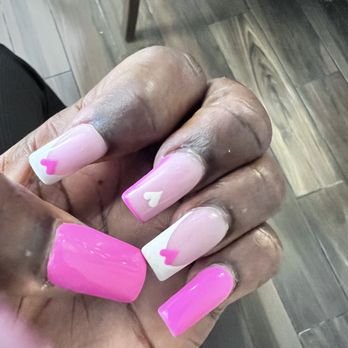 5th Nail Lounge - Literally all my nails have been replaced with glue . They all came off. And mind you today Feb 23rd marks 9 days since I got them done. - Nail Technicians Near Me - Fort Myers, Florida
