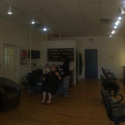 Oviva Hair Design - Inside