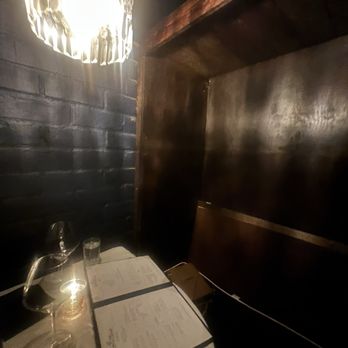 Patton's Steakhouse - Booth seating - Steakhouses Near Me - Houston, Texas