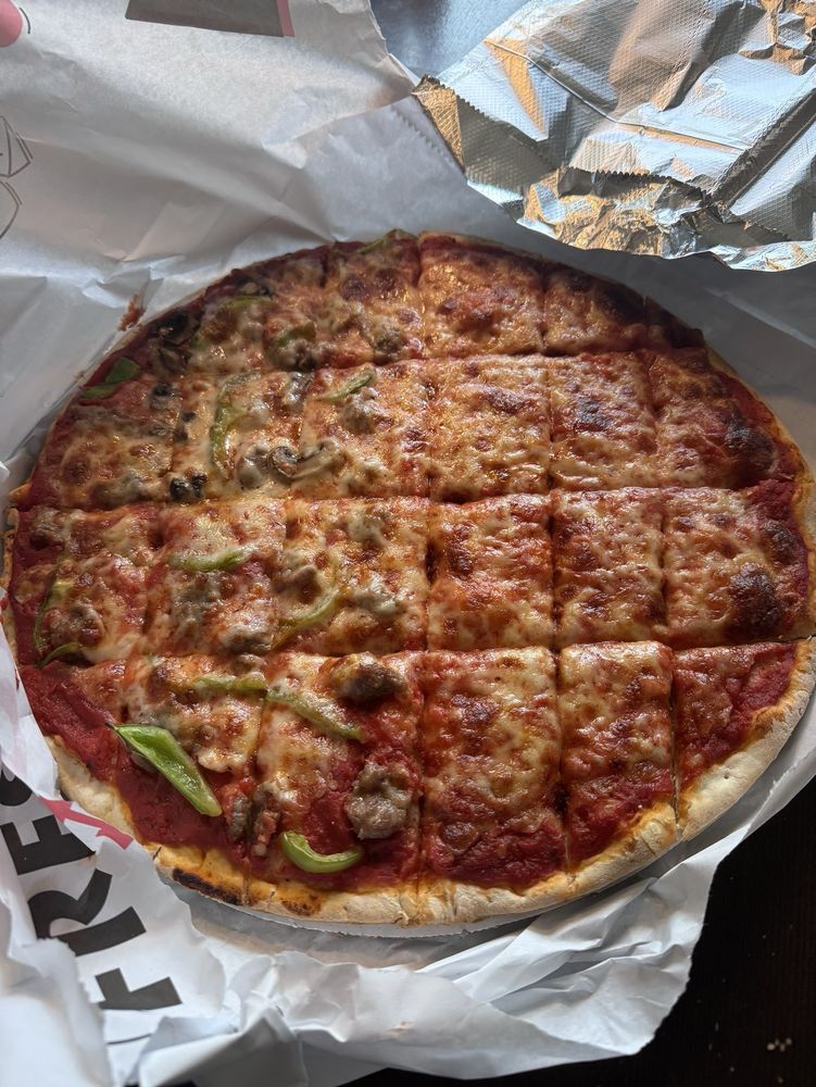 Pizzeria At the Point Logo