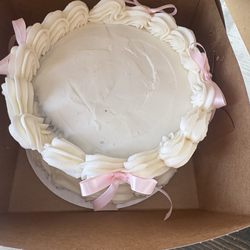Sweet Like Cakeshop - What they gave us. Notice the chocolate crumbs on the top. Zero hearts on top as ordered. Cake showing on edges